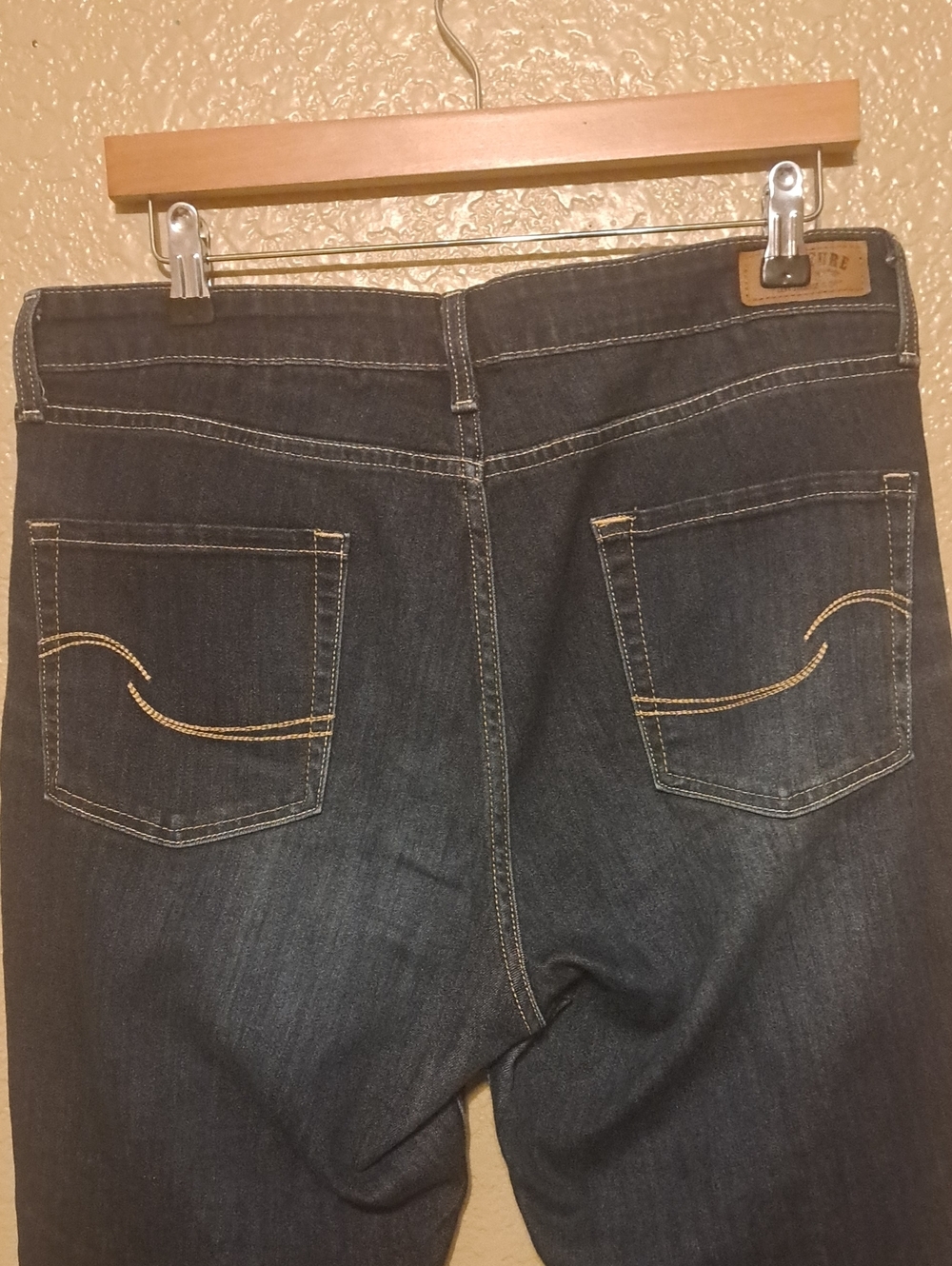 Signature by Levi Strauss Women's Slim Straight Jeans - Dark Wash Blue. Size 32. - Picture 4 of 10